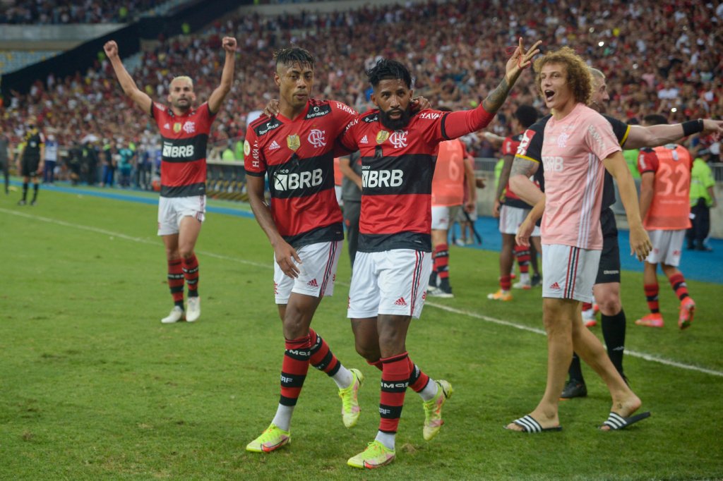 Flamengo derrota o Corinthians com gol de Bruno Henrique no final do jogo