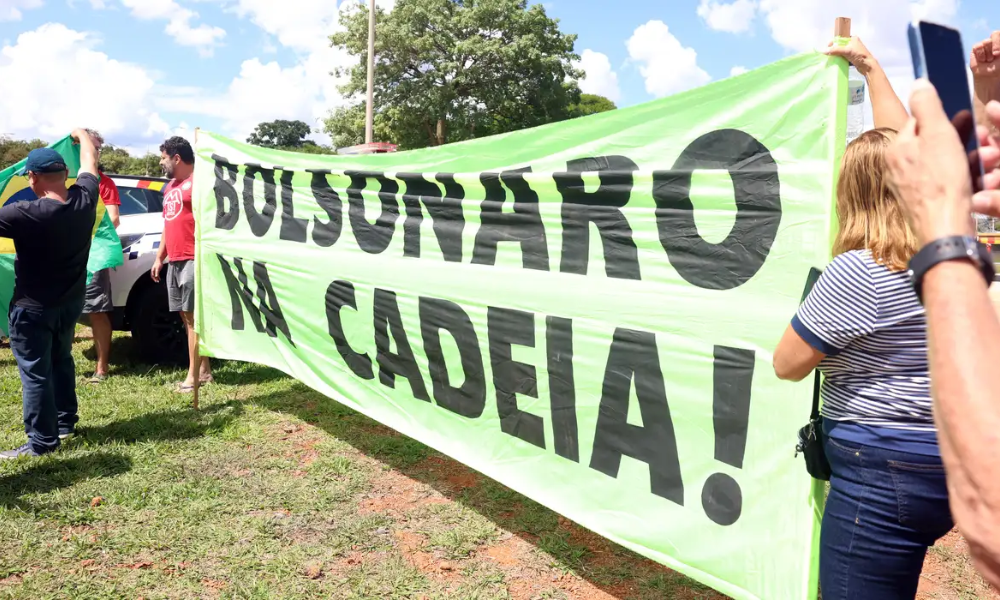 8 de Janeiro: Lembre como a imprensa estrangeira repercutiu condenações do STF