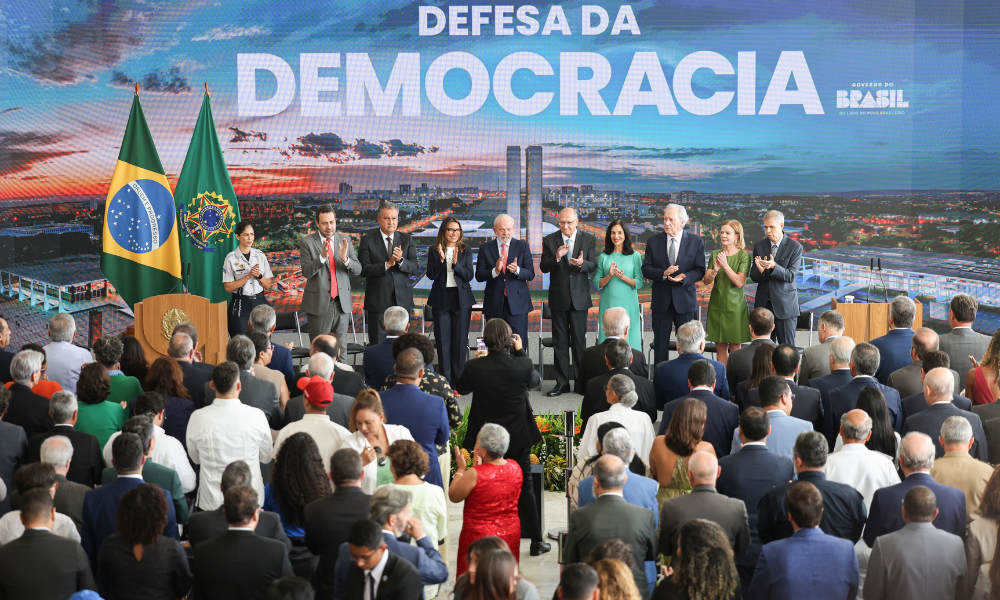 ‘O 8 de Janeiro está marcado na história como dia da vitória da democracia’, declara Lula