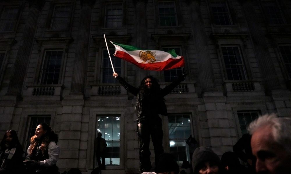 Crise no Irã: Entenda por que os iranianos estão indo às ruas em manifestações que já mataram cerca de 500 pessoas?