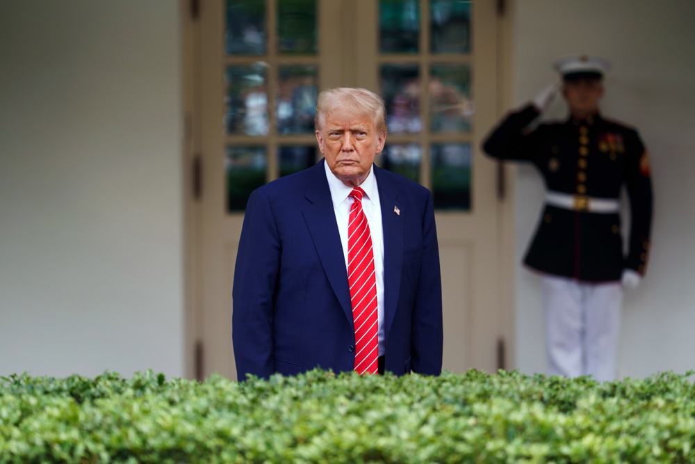 Trump ameaça invocar Lei da Insurreição em Minnesota após confrontos com o ICE