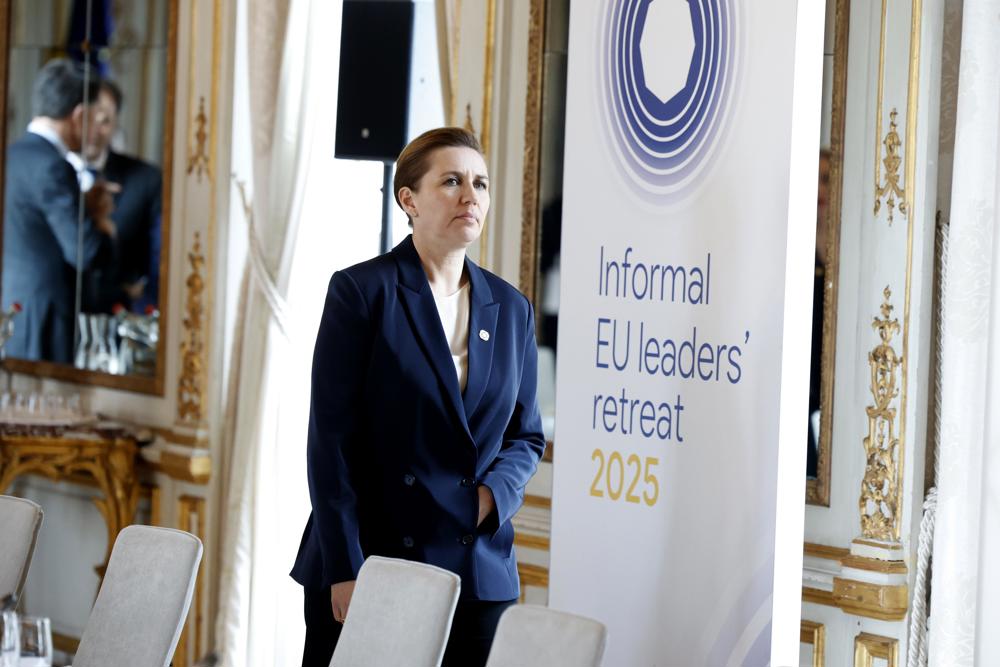 Premiê dinamarquesa pede presença permanente da Otan na Groenlândia