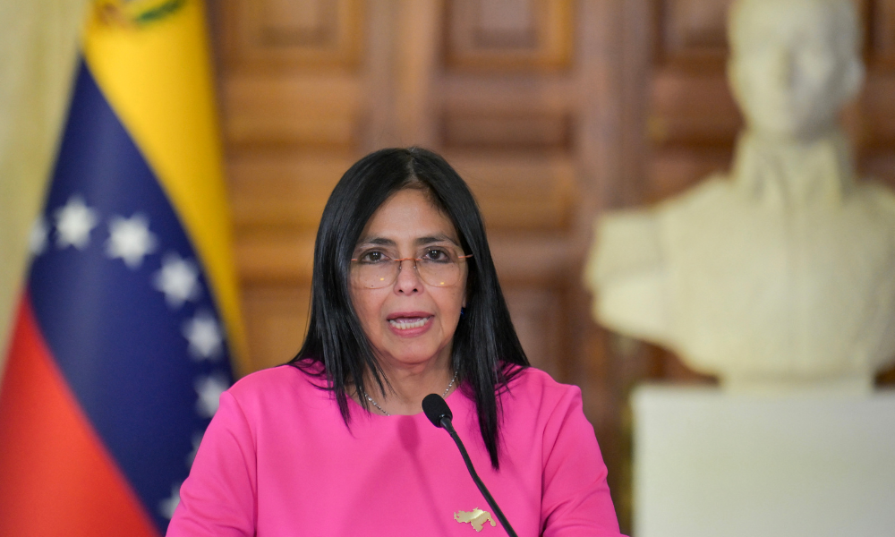 ‘Basta de ordens de Washington na Venezuela’, diz Delcy Rodríguez