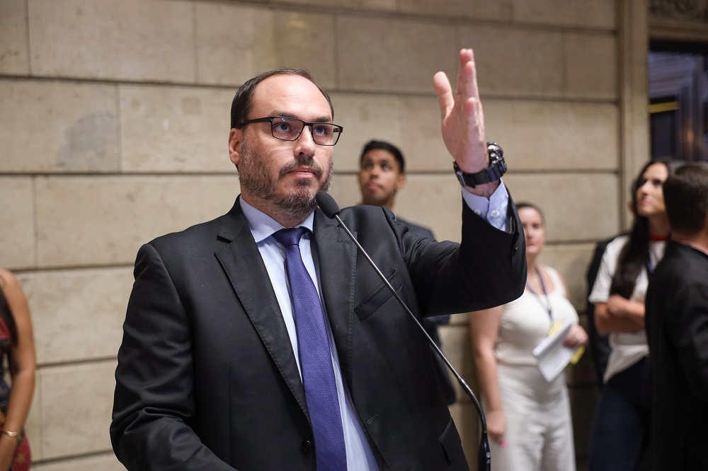 Carlos fala sobre prisão de Bolsonaro, Anderson Torres e Silvinei: ‘Inocentes’