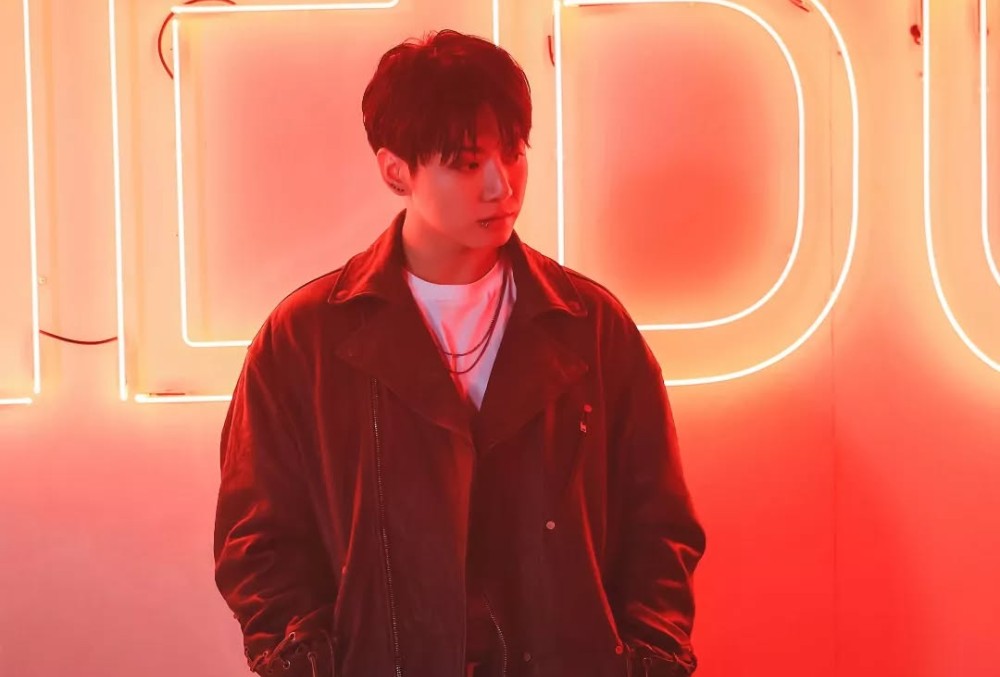 Brasileira é presa após perseguir Jungkook, astro do BTS