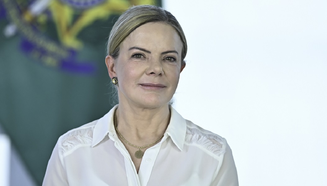 Gleisi Hoffmann deve concorrer ao Senado pelo Paraná a pedido de Lula