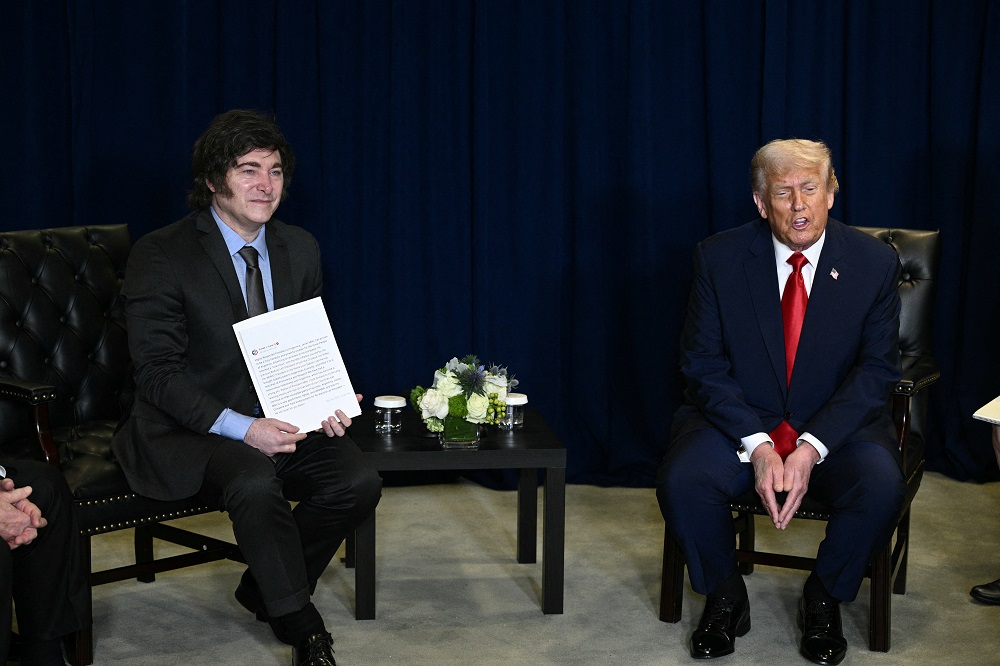 Milei anuncia que foi convidado por Trump para integrar ‘conselho de paz’ para Gaza