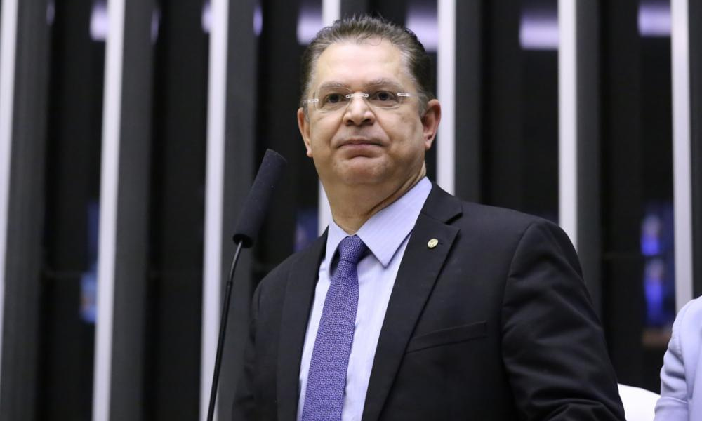 Sóstenes diz que enviará ofício a PF sobre possível isenção de Lulinha na CMPI do INSS