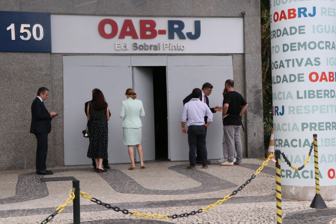 ‘Intolerância’: OAB-RJ critica desfile pró-Lula que ironizou família tradicional