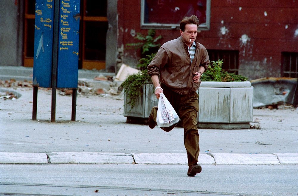 Homem é interrogado na Itália por pagar para atirar em civis em Sarajevo