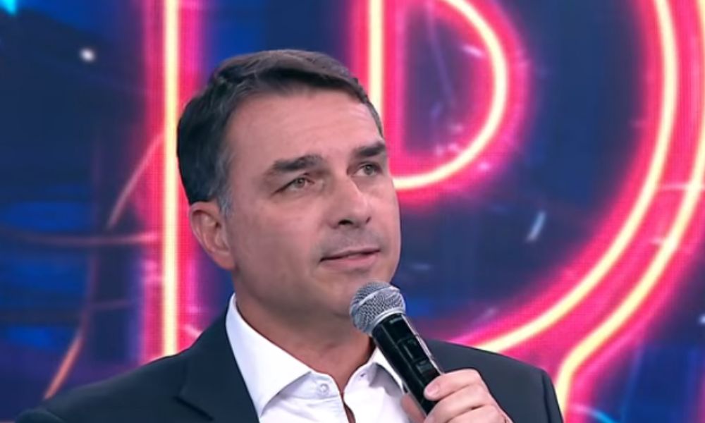 ‘Ninguém sabia quem era Tarcísio’, diz Flávio Bolsonaro