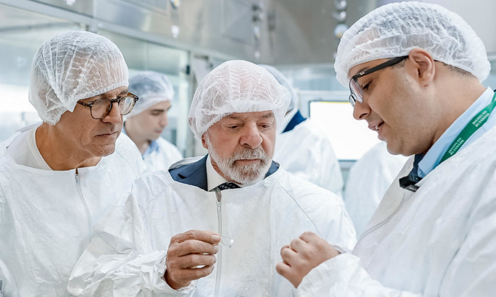 ‘Dólar oscila porque depende de humor de Trump’, diz Lula