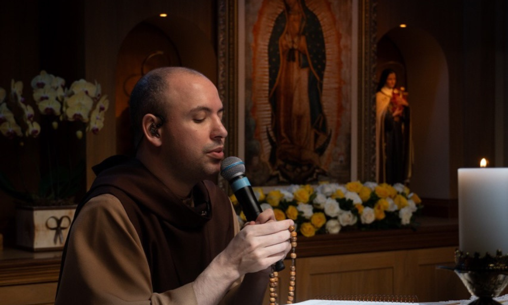 Santo Rosário: Live de Frei Gilson reúne mais de 1 milhão de fiéis na madrugada
