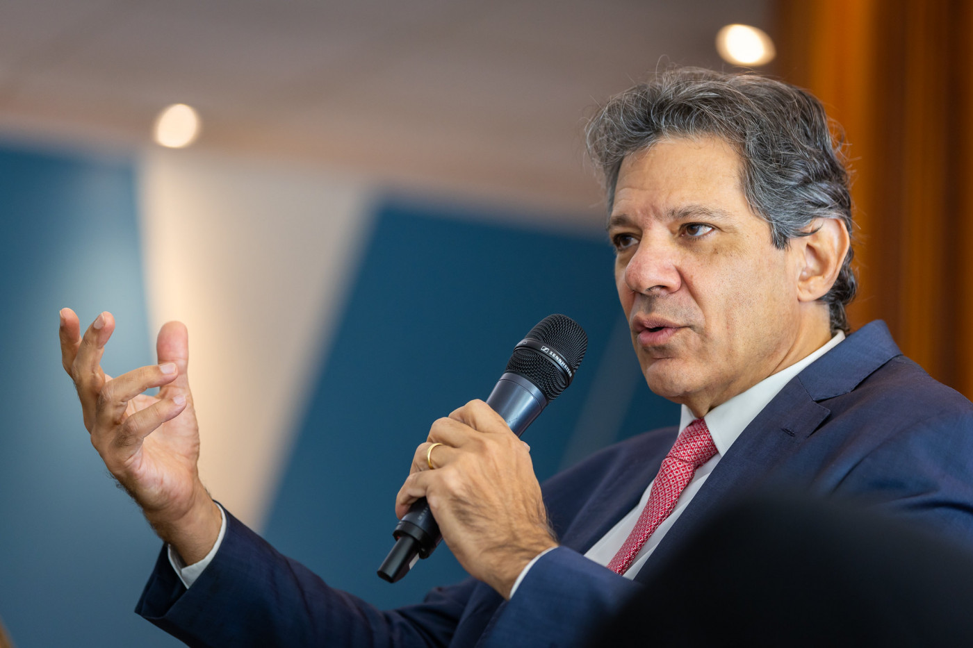 ‘Escala 6×1 não tem impacto fiscal, mas tarifa zero tem’, diz Haddad