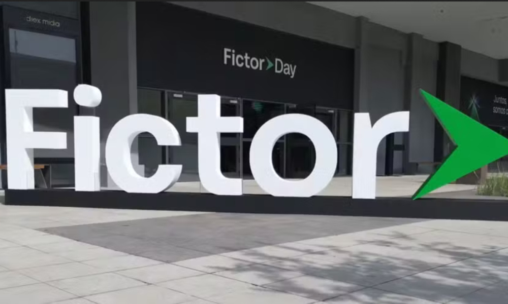 Palmeiras rescinde contrato com a Fictor após grupo pedir recuperação judicial