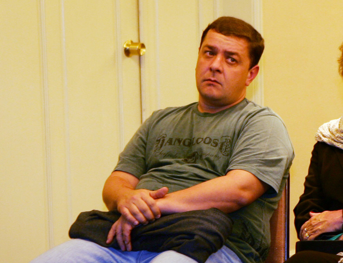 Deputados pedem prisão de Lulinha após CPMI do INSS aprovar quebra de sigilo bancário