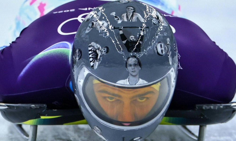 Atleta é eliminado após usar capacete em homenagem a ucranianos mortos na guerra