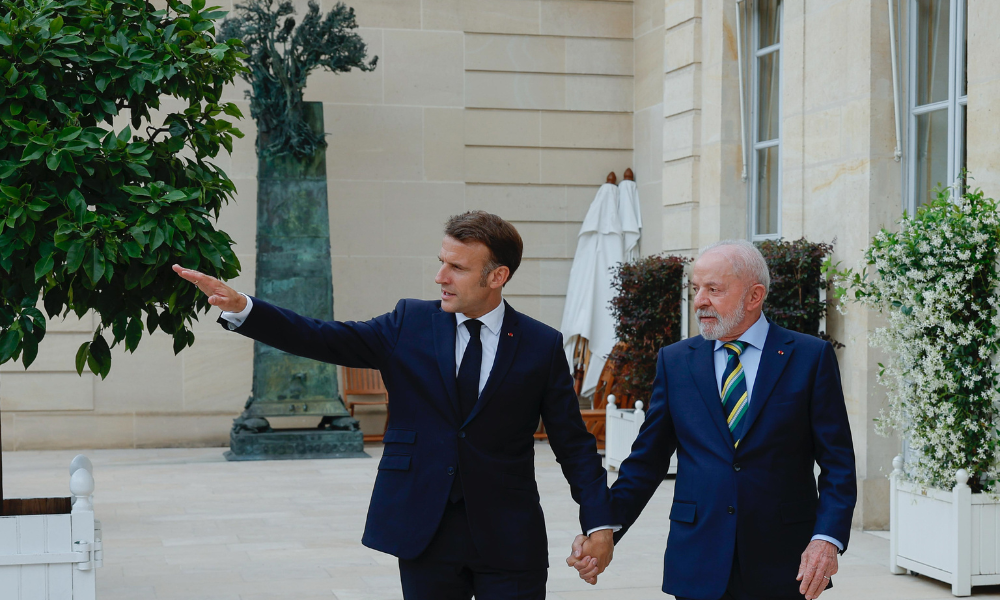 Macron convida Lula para participar da Cúpula do G-7
