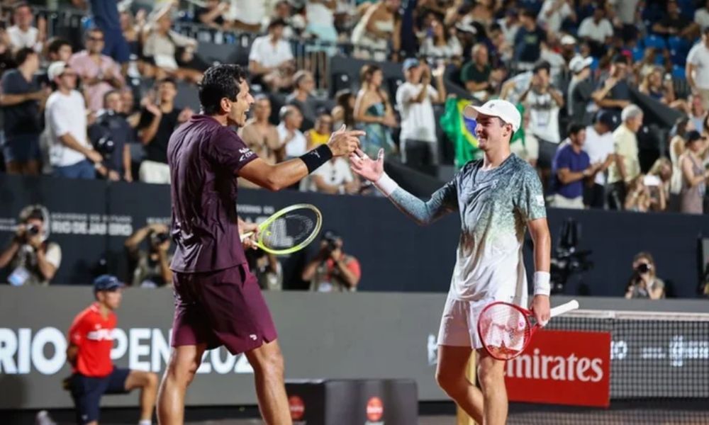 João Fonseca e Marcelo Melo vão às semifinais nas duplas no Rio Open