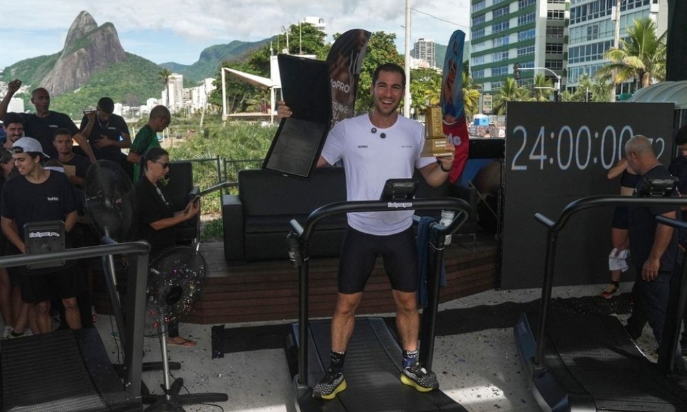 Brasileiro corre 188 km na esteira em 24 horas e quebra recorde mundial
