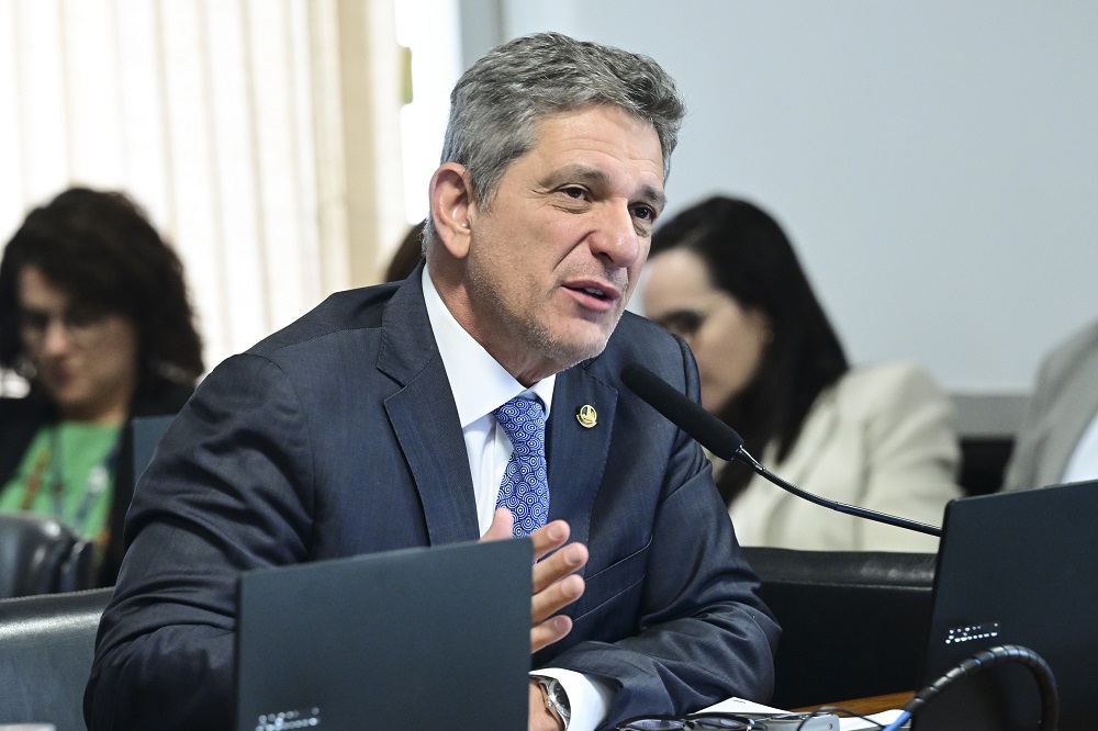 ‘Prioridade é a redução da jornada de trabalho’, diz líder do PT no Senado