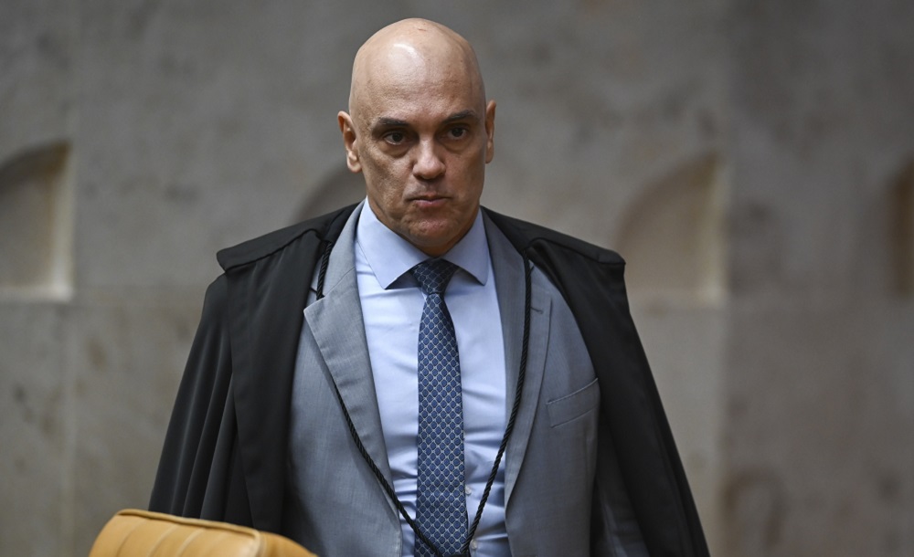Moraes retorna caso das joias à PGR para analisar material apreendido com Wassef