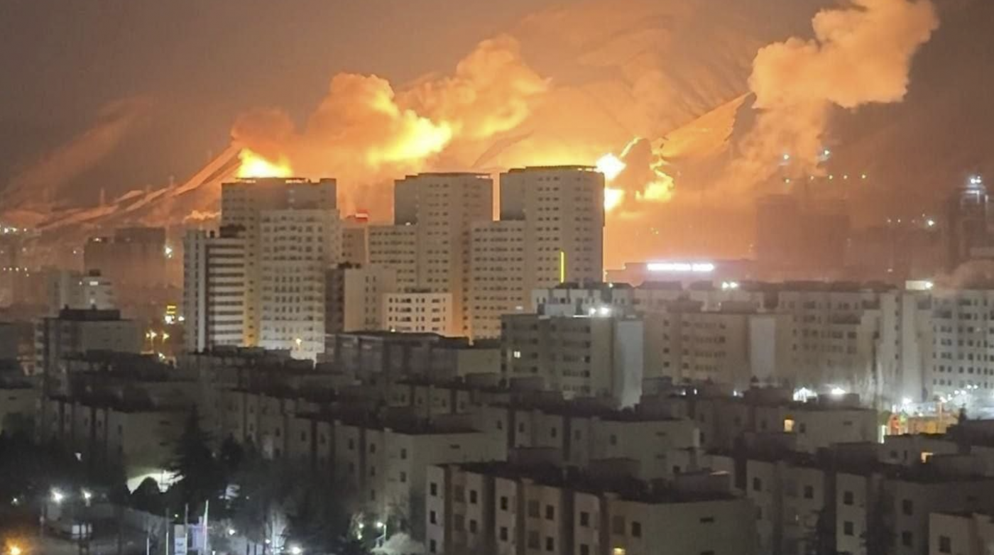 Israel faz novos ataques contra o Irã após interceptar míssil do Hezbollah