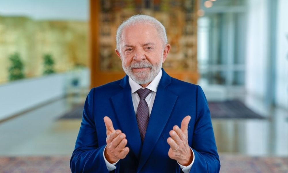 Lula zera impostos sobre o diesel e taxará exportação de petróleo