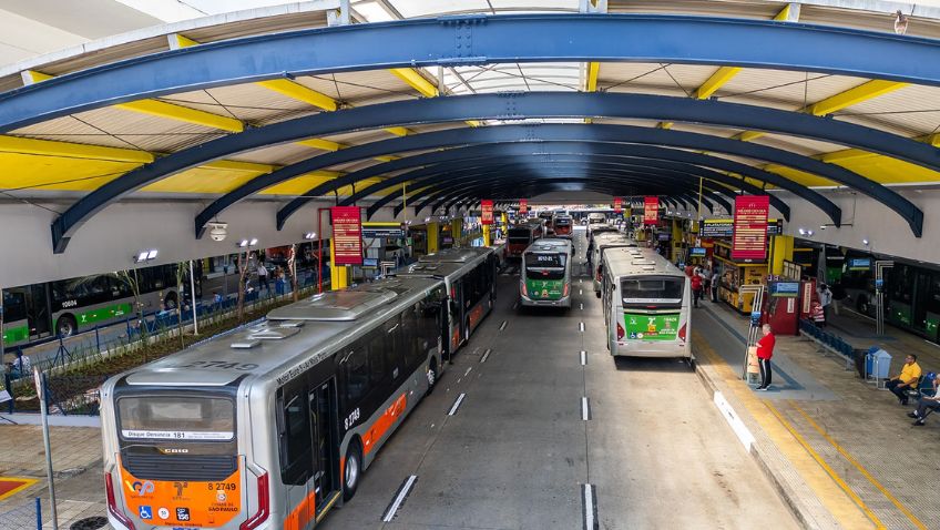 Homem é preso após esfaquear e matar vítima no Terminal da Lapa em São Paulo