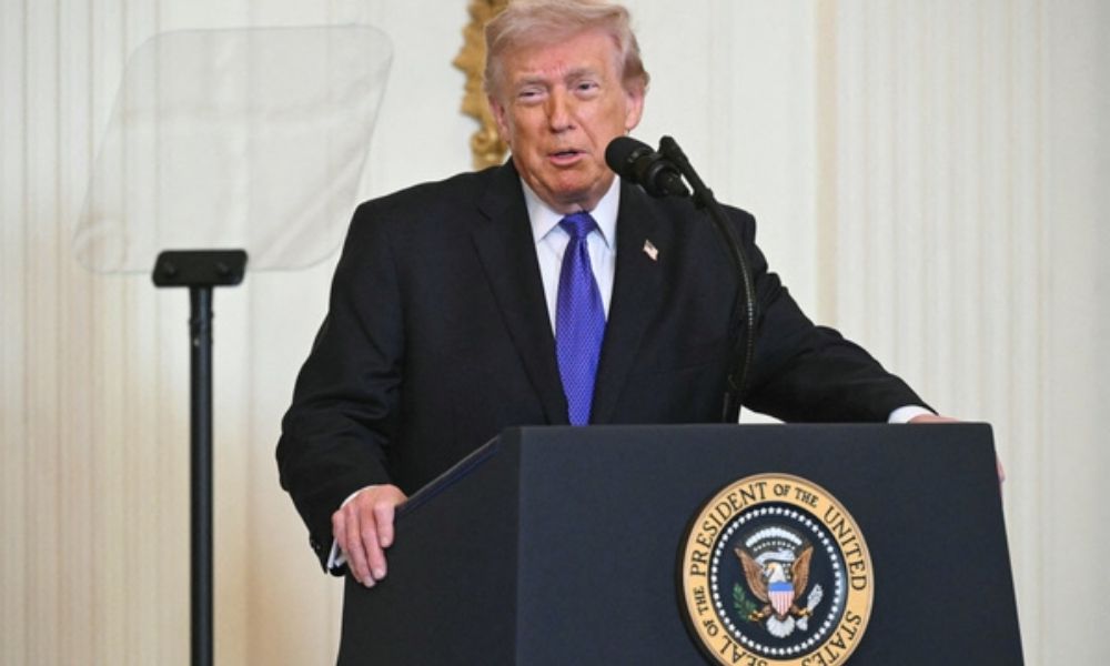 Irã está ‘totalmente derrotado e quer um acordo’, diz Trump