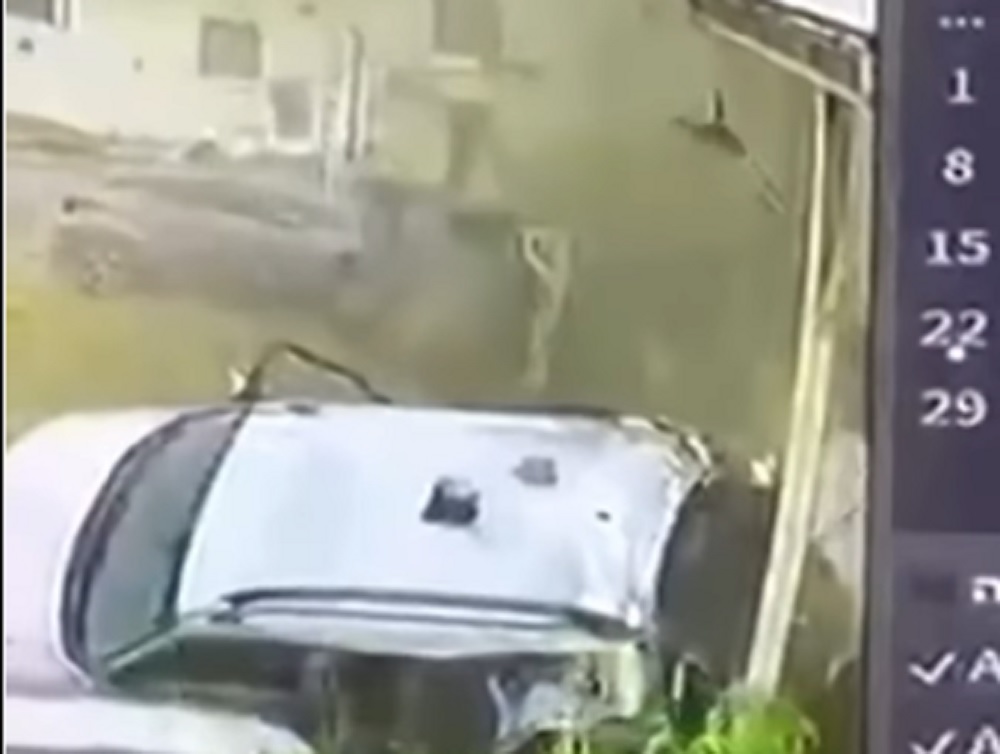 Míssil iraniano atinge bairro em Israel; veja vídeo