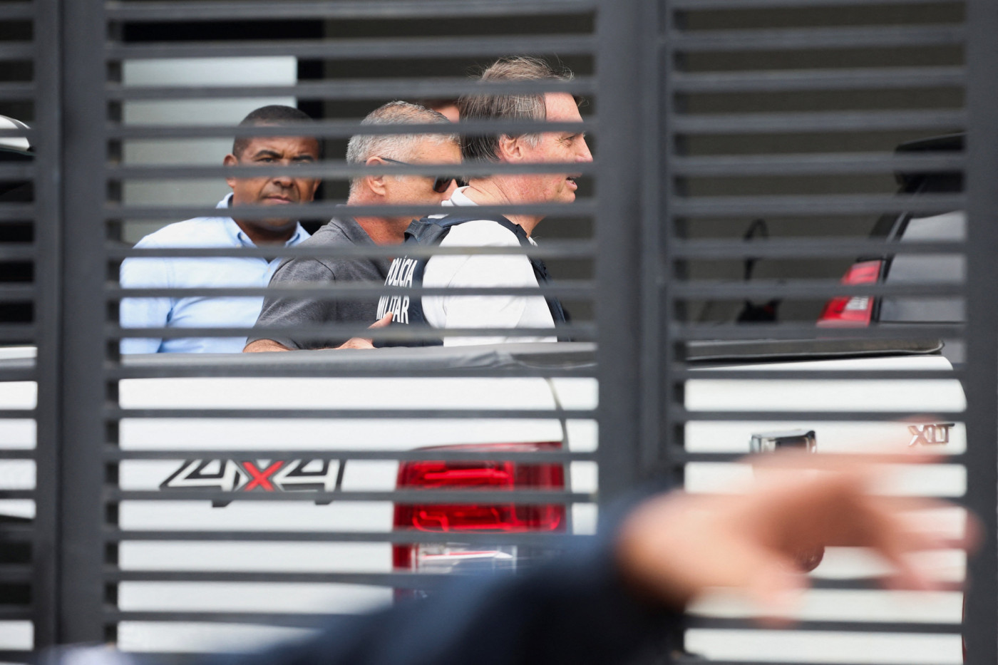 Moraes proíbe drones em raio de 100 metros da casa de Bolsonaro