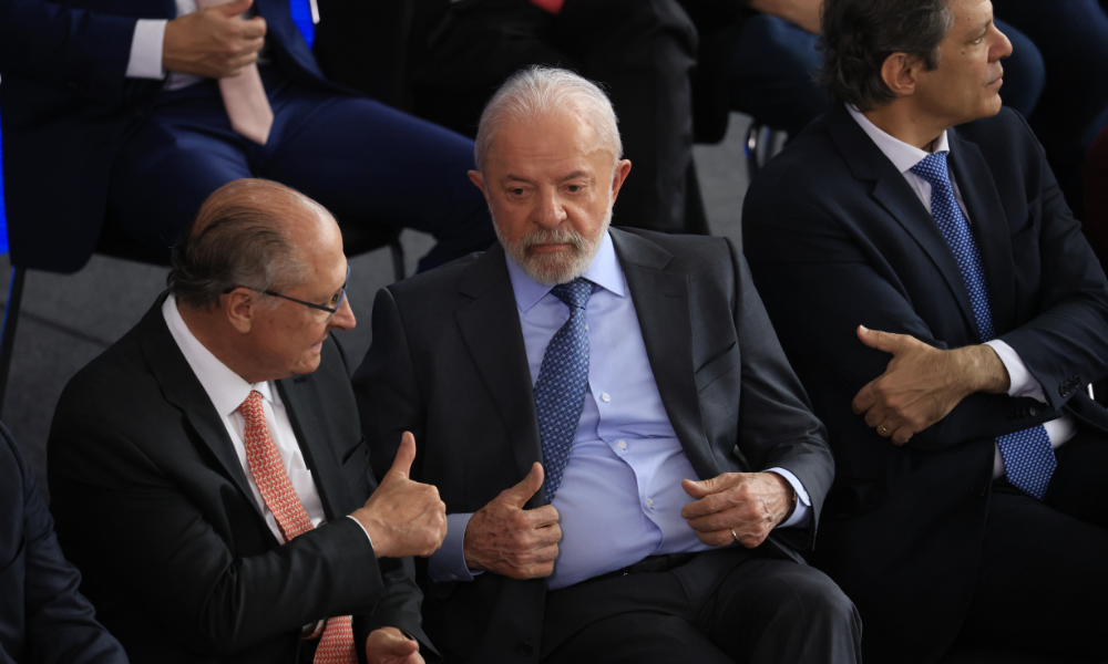 Alckmin deixará ministério em abril, mas seguirá como vice-presidente