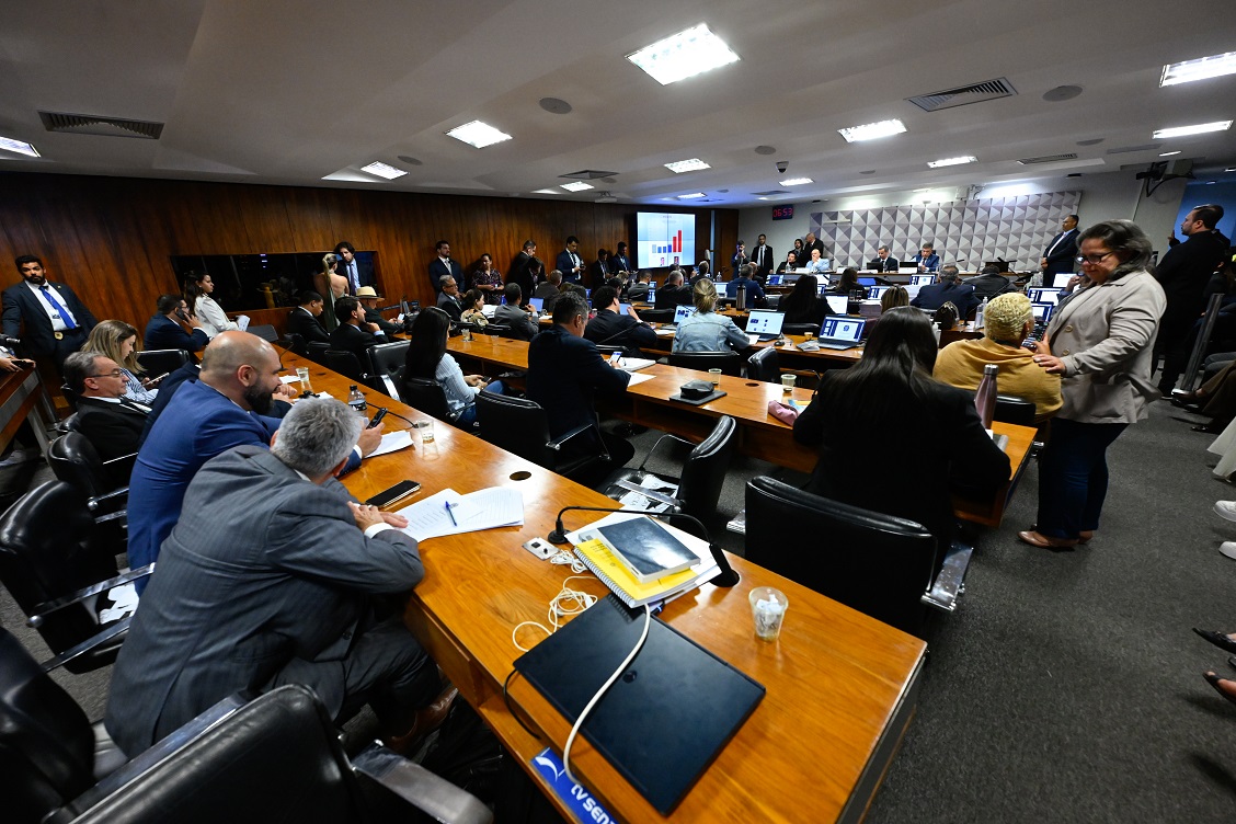 CPMI do INSS: relatório que indiciava ‘Lulinha’ é rejeitado