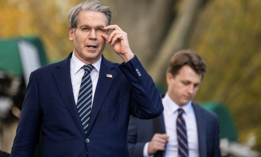 É provável que a tarifa global entre em vigor essa semana, diz Scott Bessent