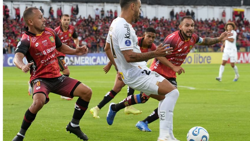 Santos leva ‘gol olímpico’ e estreia com derrota na Copa Sul-Americana