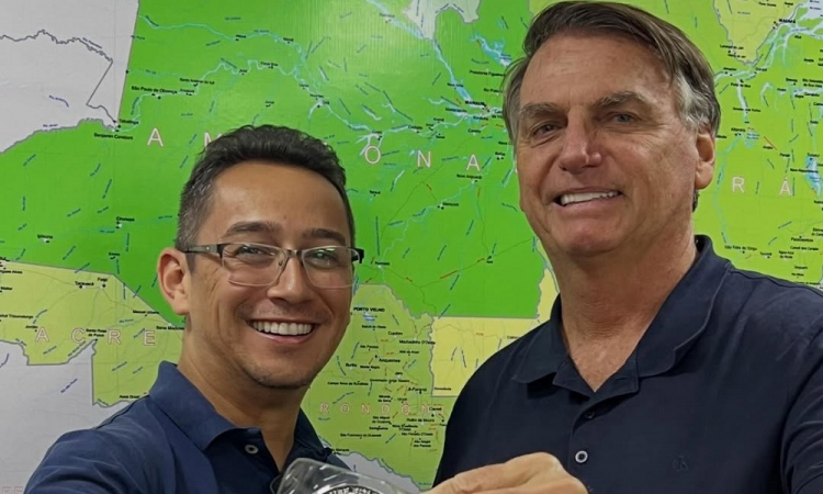 Moraes nega permissão para que irmão de Michelle ajude a cuidar de Bolsonaro