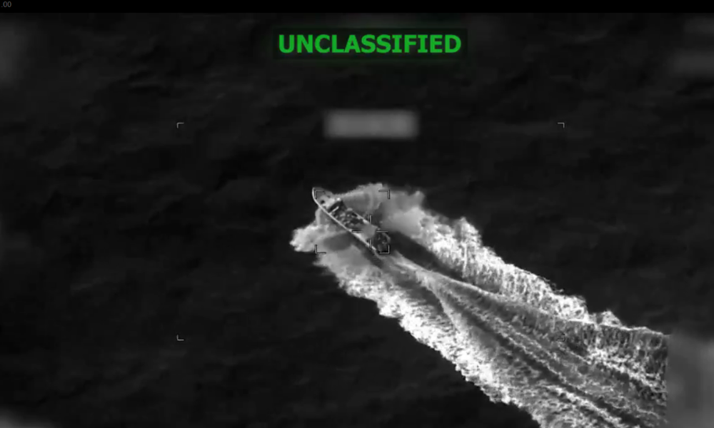 Ataque dos EUA a embarcação no Pacífico deixa três mortos 