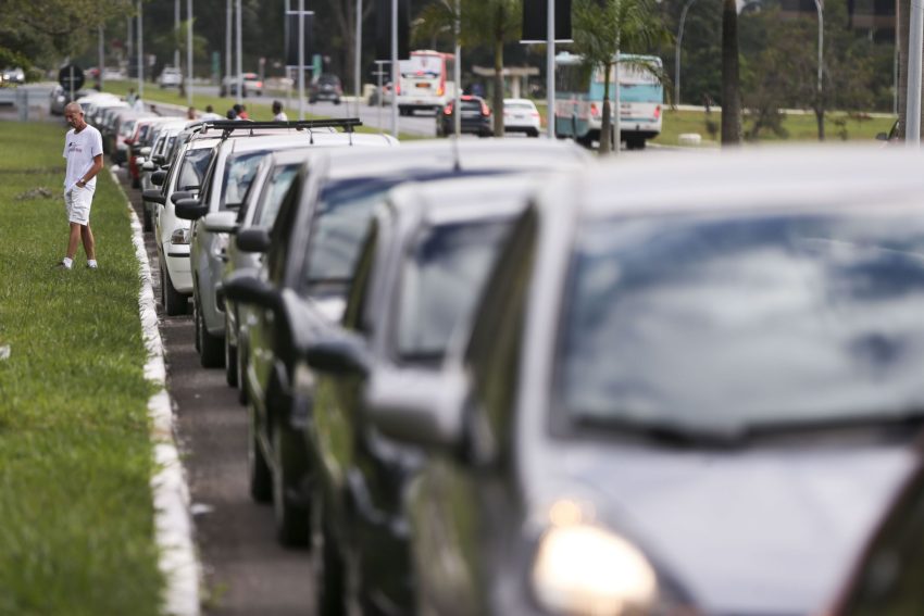 Guia da película solar: como se proteger do sol forte no carro 