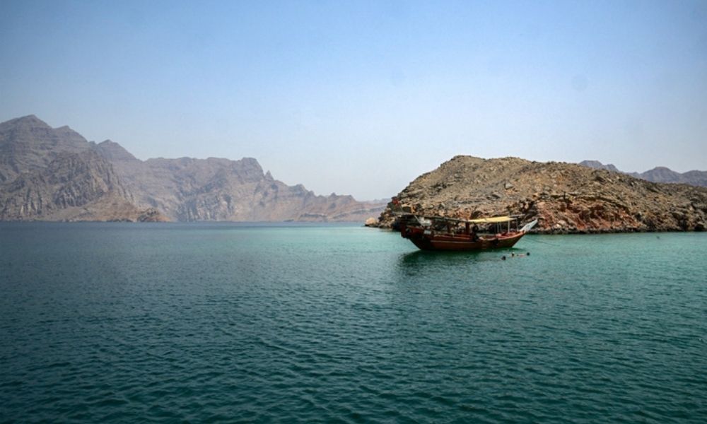 Irã descarta reabrir Estreito de Ormuz após apreender dois navios 