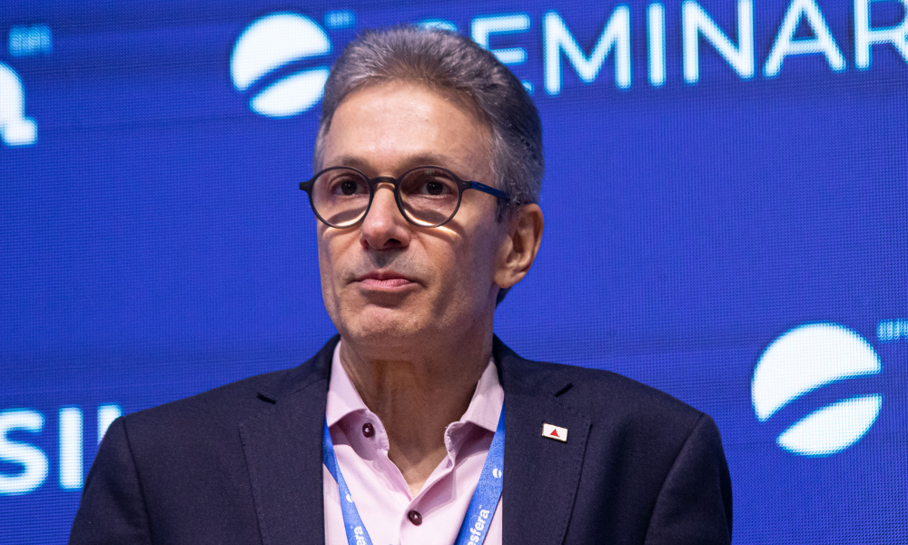 Zema diz que povo deve escolher entre ‘intocáveis’ e ‘brasileiros de bem’ 