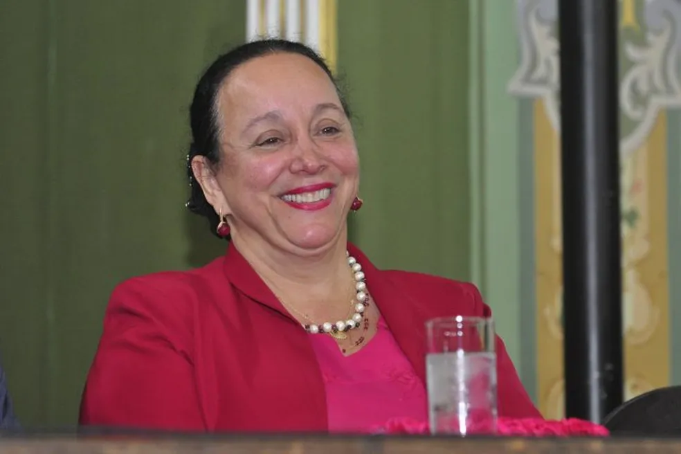 Desembargadora afastada há 2 anos recebeu R$ 1,3 milhão de salários na Bahia Desembargadora afastada há 2 anos recebeu R$ 1,3 milhão de salários na Bahia