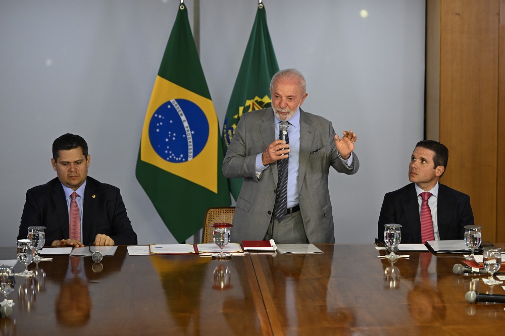 Lula diz que criará Ministério da Segurança caso PEC seja aprovada no Senado