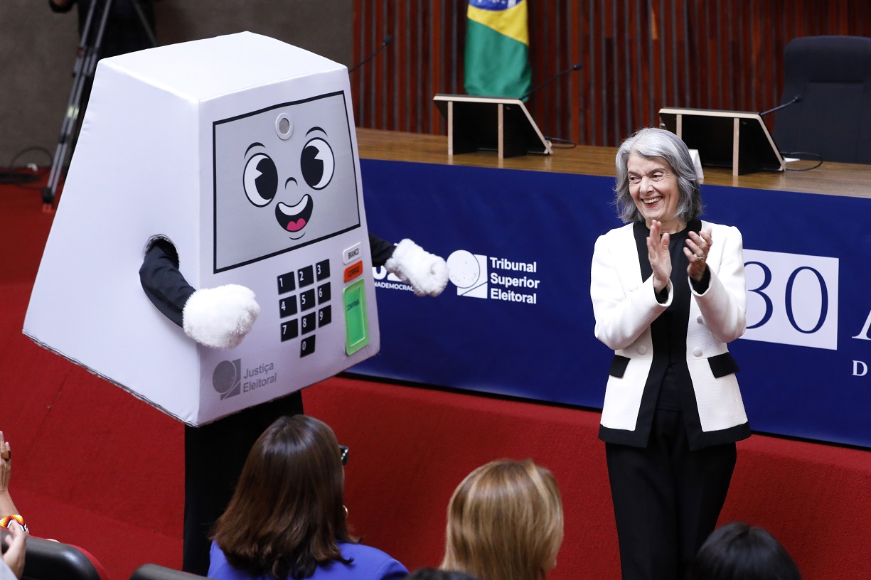 Conheça Pilili, mascote criada pelo TSE para as eleições de 2026 
