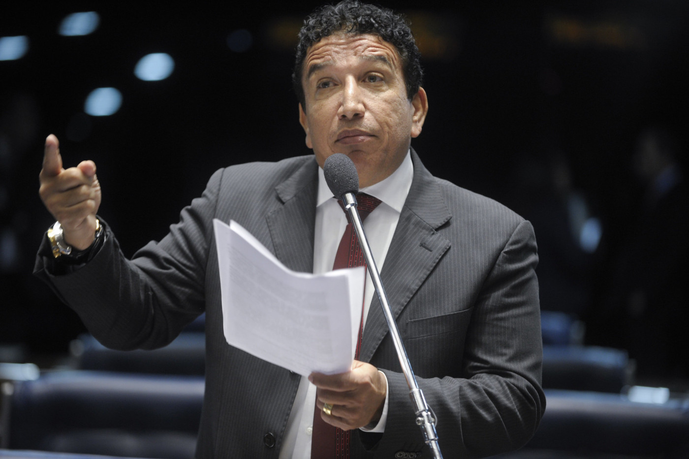 Técnica de enfermagem acusa Magno Malta de agressão; senador nega 