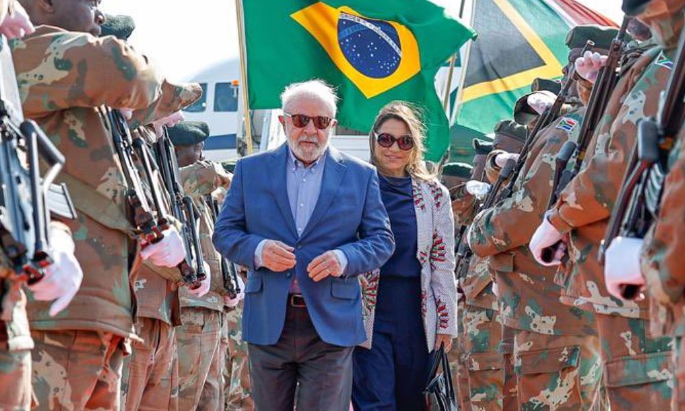 Lula desembarca na África do Sul para cúpula do Brics; confira como vai ser a semana do presidente