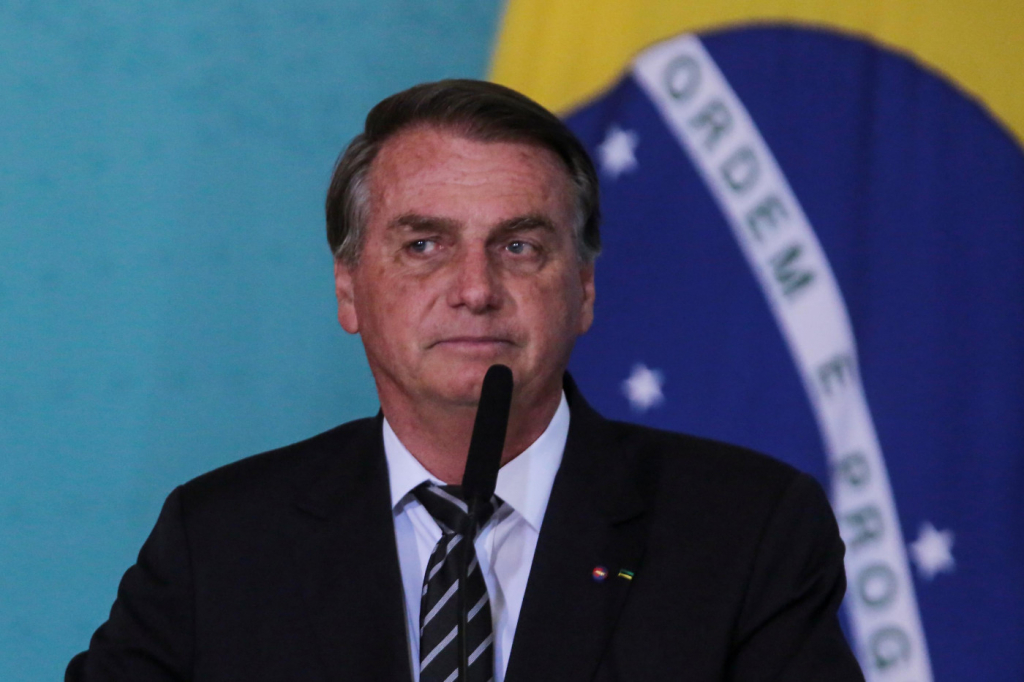 Bolsonaro manda recado a Ciro e Cid Gomes: ‘Esse é o governo que vocês dizem que não combate a corrupção’