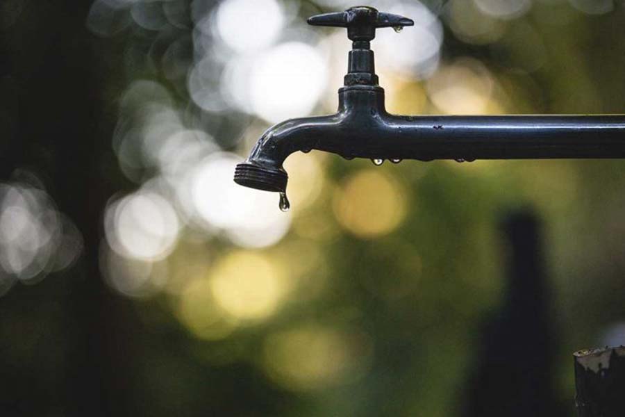 Desperdício: Marília joga fora 42  milhões de litros de água por dia