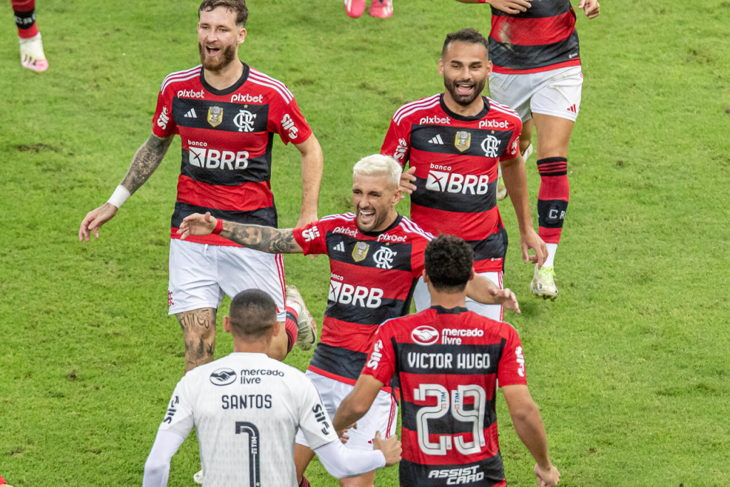 Flamengo volta a vencer o Grêmio e vai decidir título da Copa do Brasil com o São Paulo