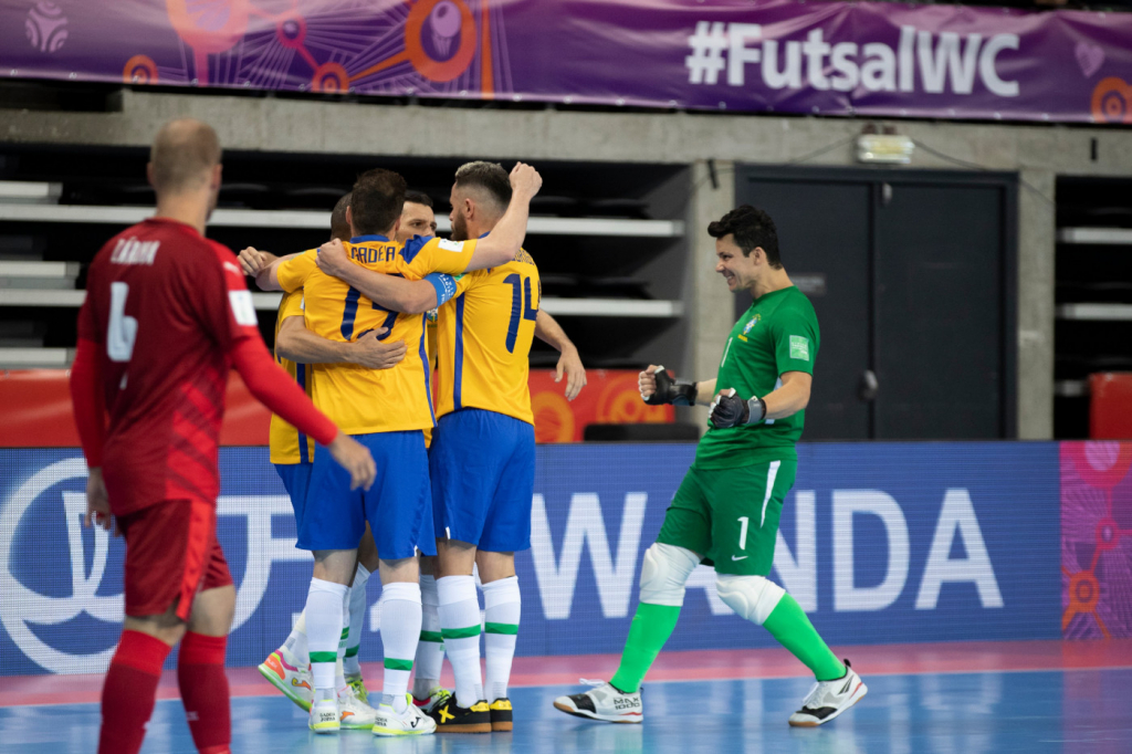 Argentina e Portugal decidem título do Mundial de futsal; Brasil enfrenta o Cazaquistão pelo 3º lugar